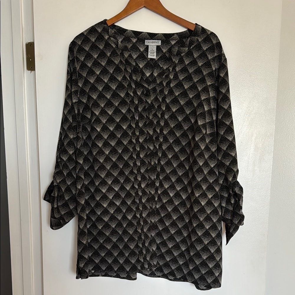 Charterines BlackWhite Geometric Blouse. Buttons.
